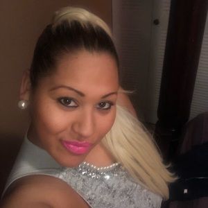 Meet your Posher, Monique